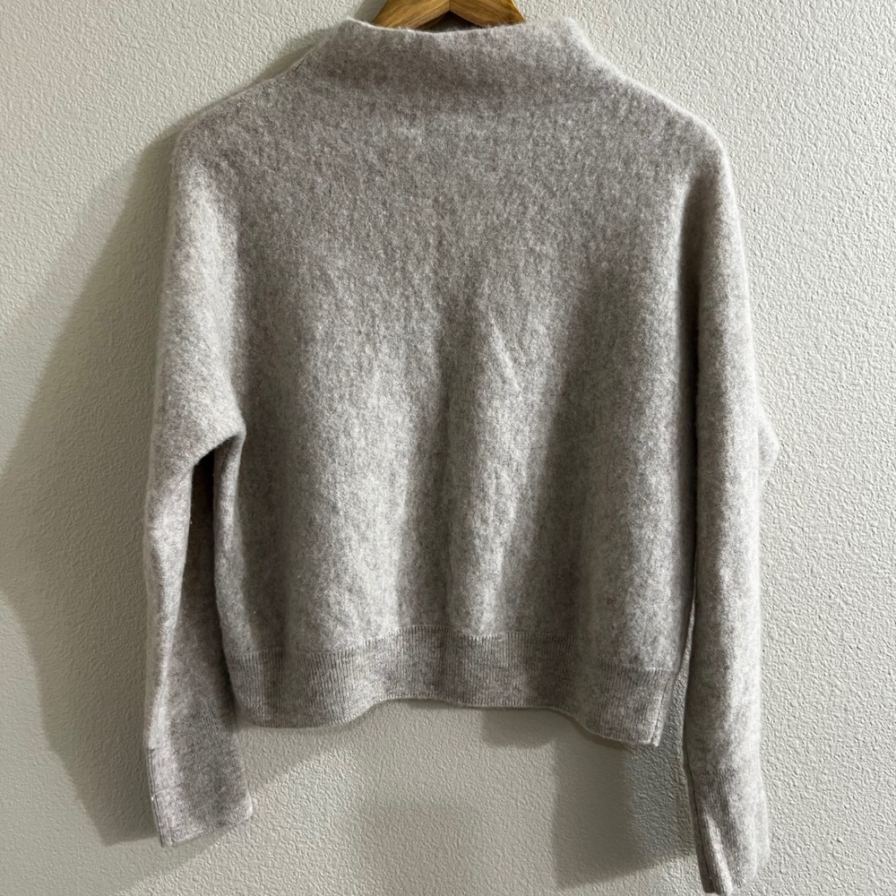 Tahari Cashmere Sweater Oatmeal Beige Mock Neck Women Medium 2-Ply Luxury - Picture 6 of 6